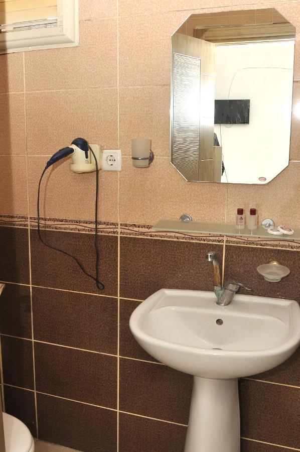 Cemre Otel Antalya Bagian luar foto