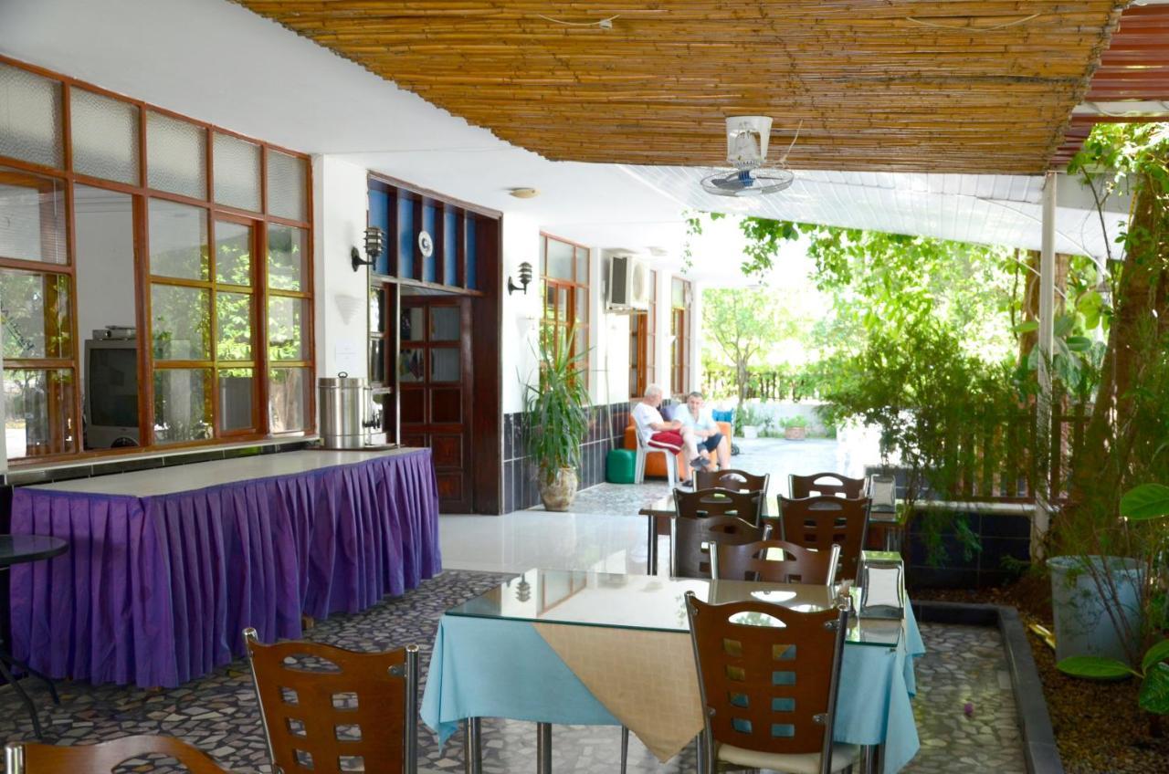 Cemre Otel Antalya Bagian luar foto